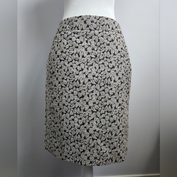 J. Crew Dresses & Skirts - J. Crew Grey and Taupe Leaf Pattern Pencil Skirt - 2